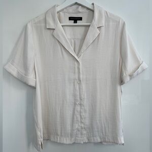 Banana Republic Women’s Resort Shirt Creamy Beige - Large